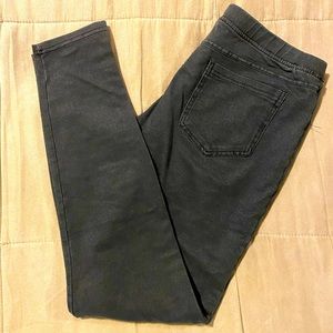 Distressed style jeggings